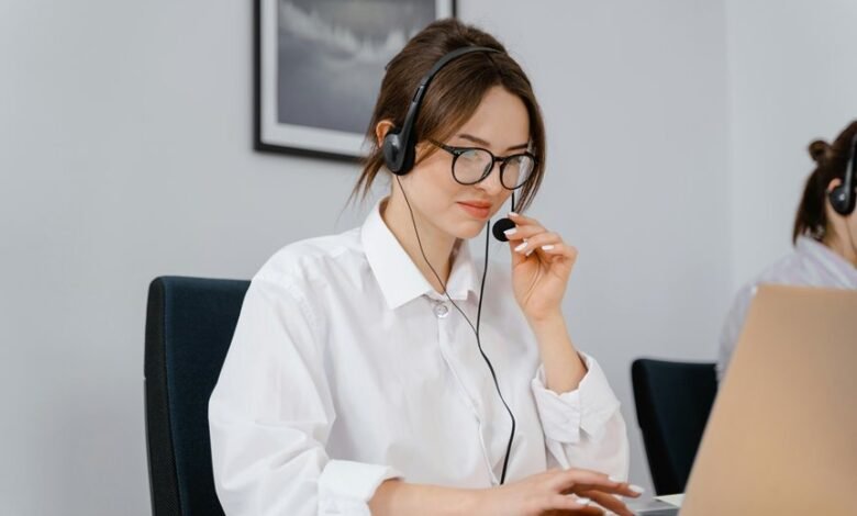 business customer support hotline
